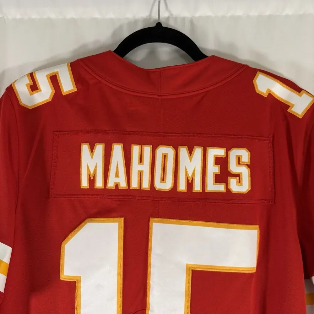 Patrick Mahomes On Field Nike Jersey Men's Small Red Home #15 Short Sleeve Vneck